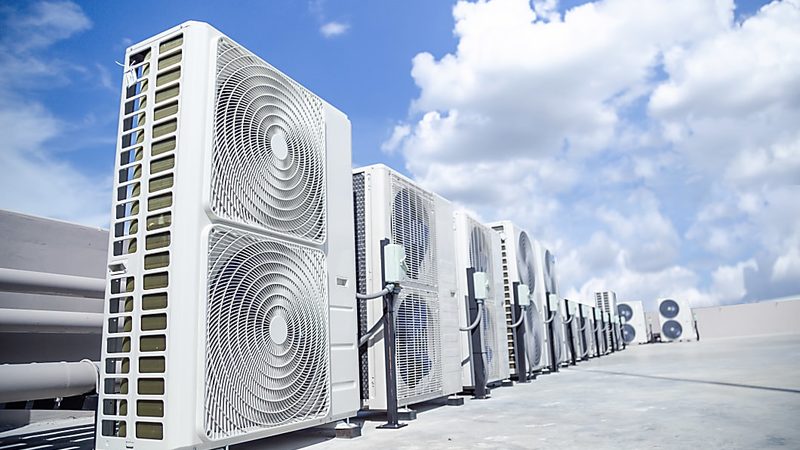 化工行业水冷螺杆冷水机：高效制冷的秘密武器